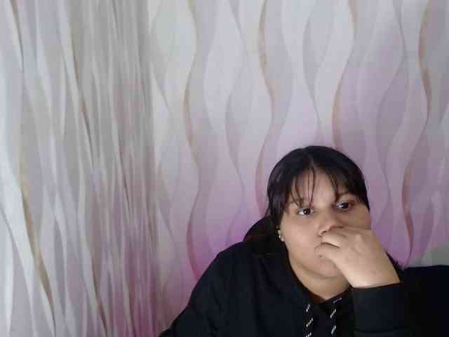 LauraBree webcam