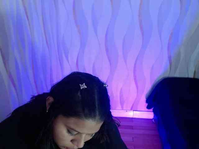 live nude webcam LauraBree