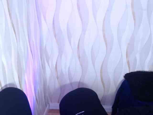 LauraBree webcam