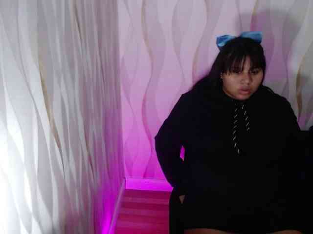 LauraBree webcam