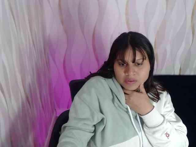 LauraBree webcam
