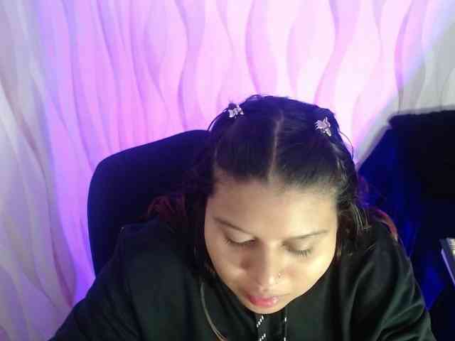 LauraBree webcam