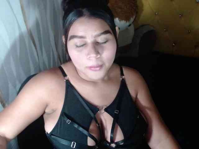 LauraBree webcam