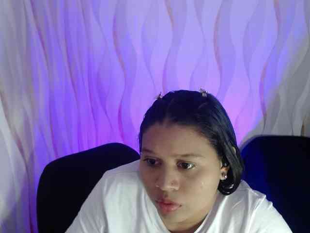 LauraBree webcam