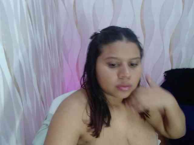 LauraBree webcam