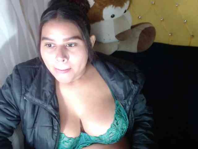 LauraBree webcam
