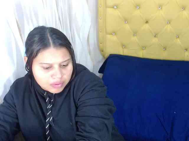 LauraBree webcam