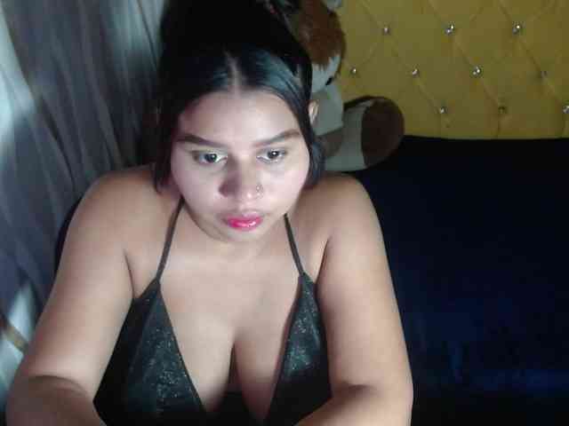 LauraBree webcam