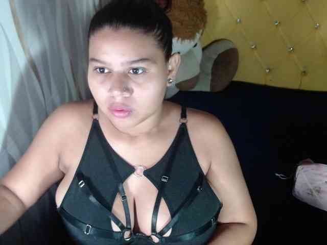 LauraBree webcam