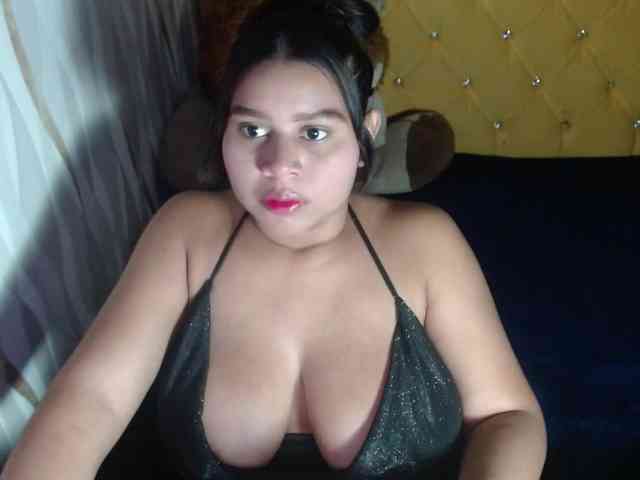 LauraBree webcam