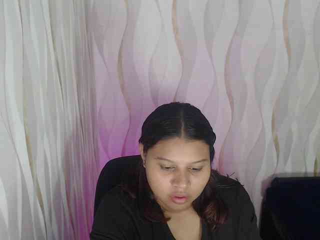 LauraBree webcam