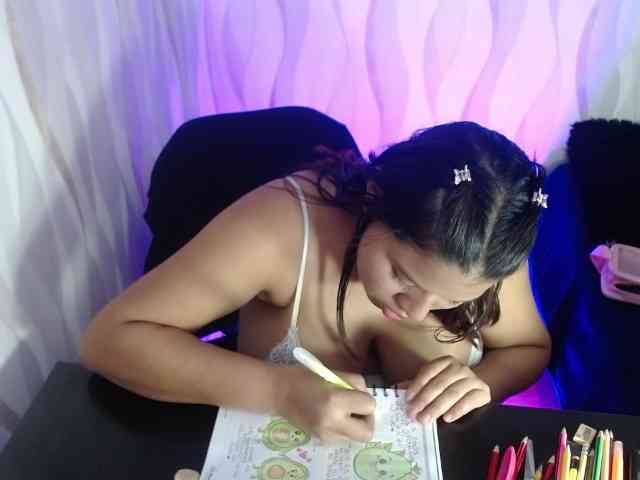 LauraBree webcam