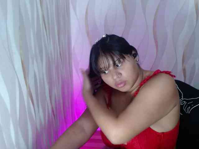 LauraBree webcam