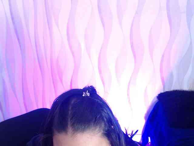 LauraBree webcam