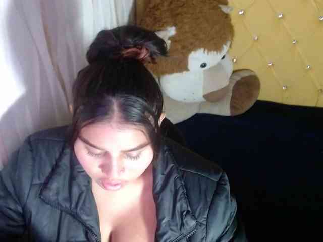 LauraBree webcam
