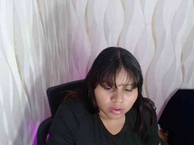 LauraBree webcam