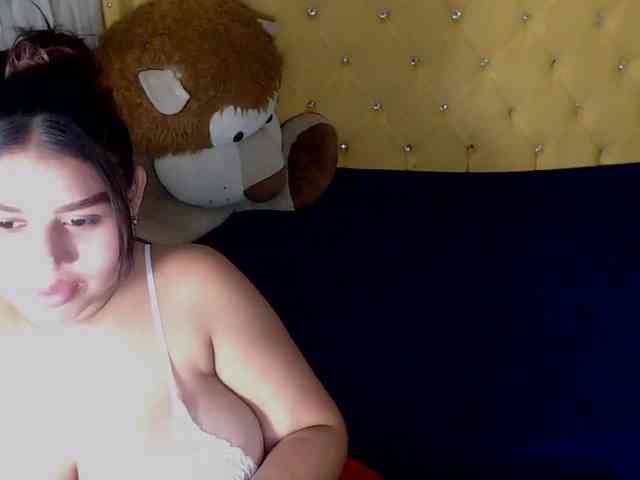 LauraBree webcam