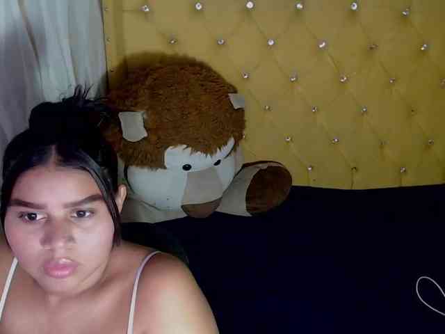 LauraBree webcam