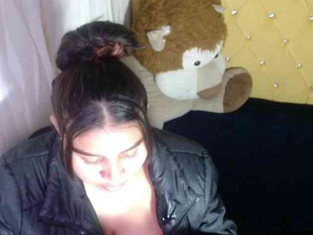 LauraBree webcam