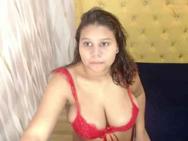 nude striptease LauraBree