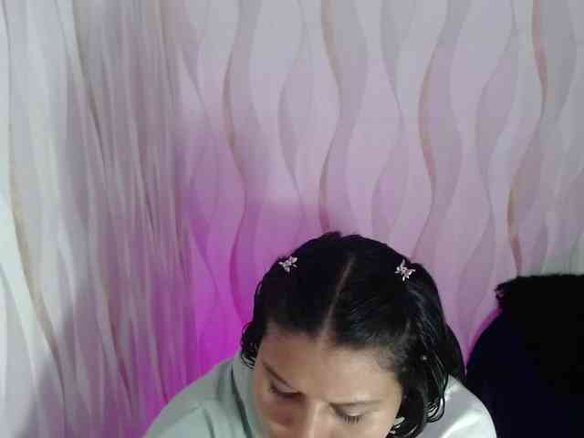 LauraBree webcam