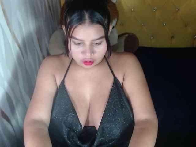 LauraBree webcam