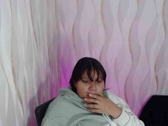 LauraBree webcam