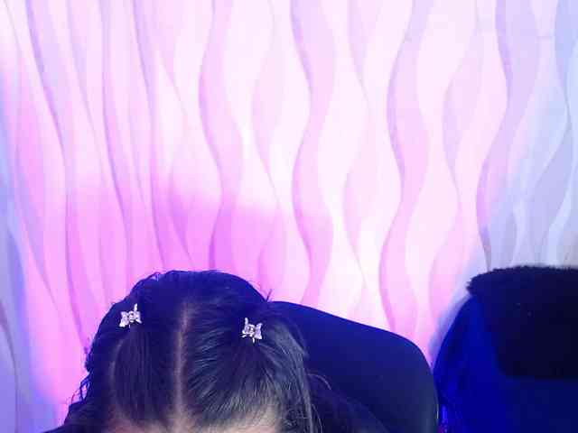 LauraBree webcam