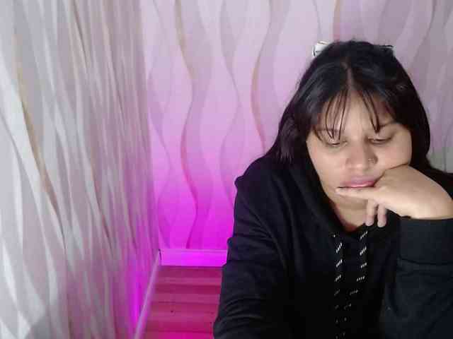 LauraBree webcam