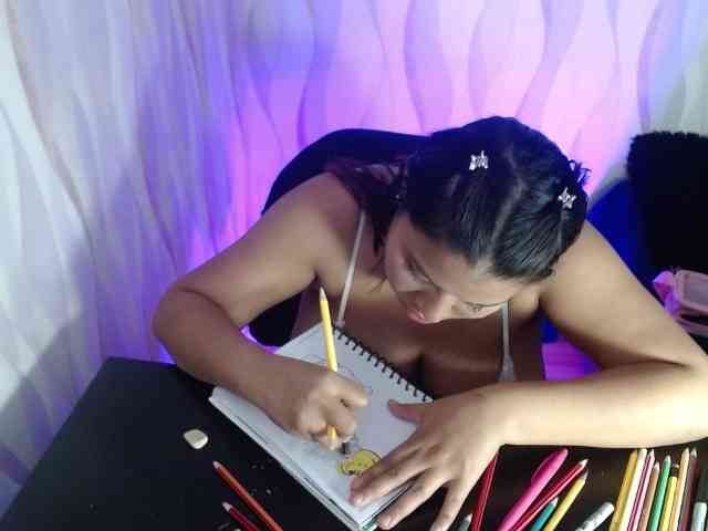 LauraBree webcam