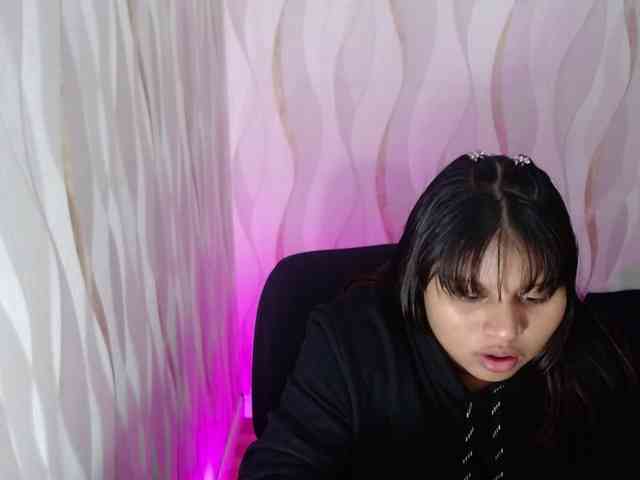 LauraBree webcam