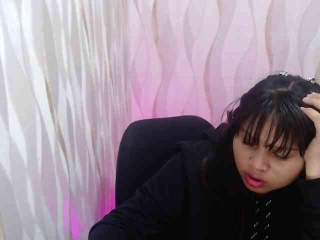 LauraBree webcam