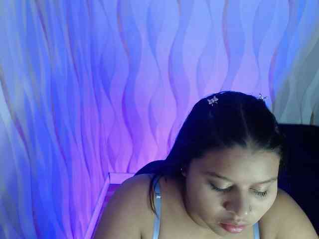 LauraBree webcam