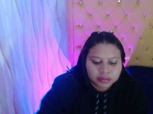 LauraBree webcam