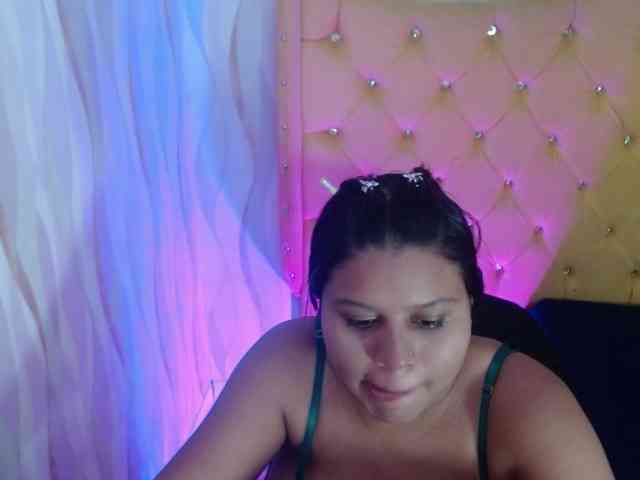 LauraBree webcam