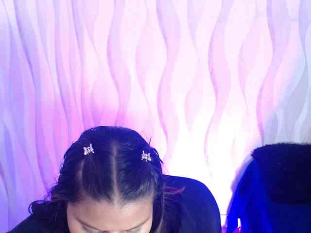 LauraBree webcam