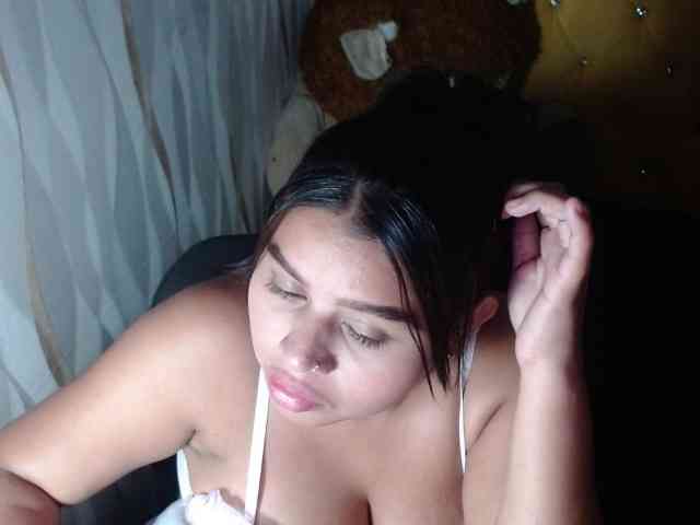 LauraBree webcam