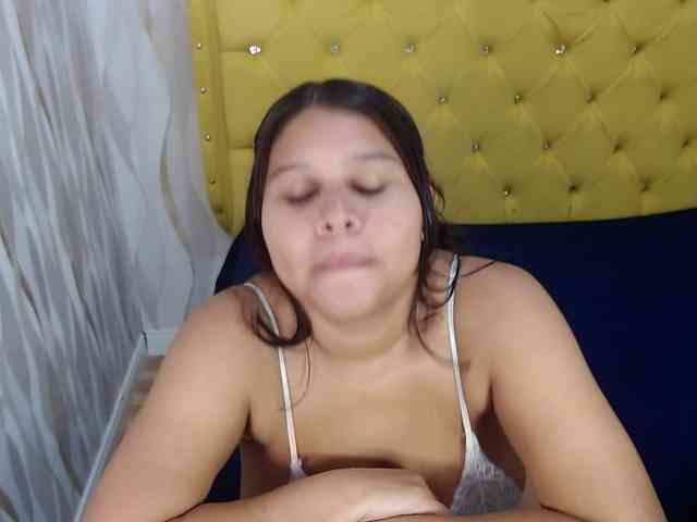 LauraBree webcam