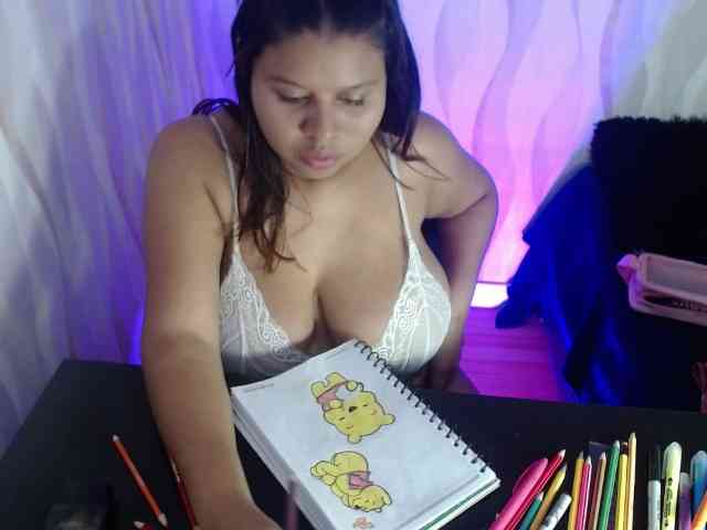 LauraBree webcam