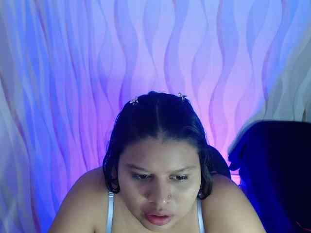 LauraBree webcam