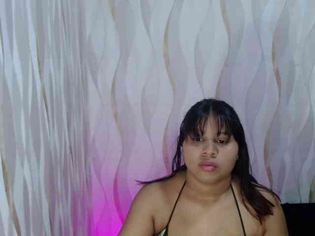 LauraBree webcam
