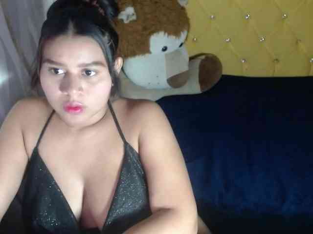 LauraBree webcam