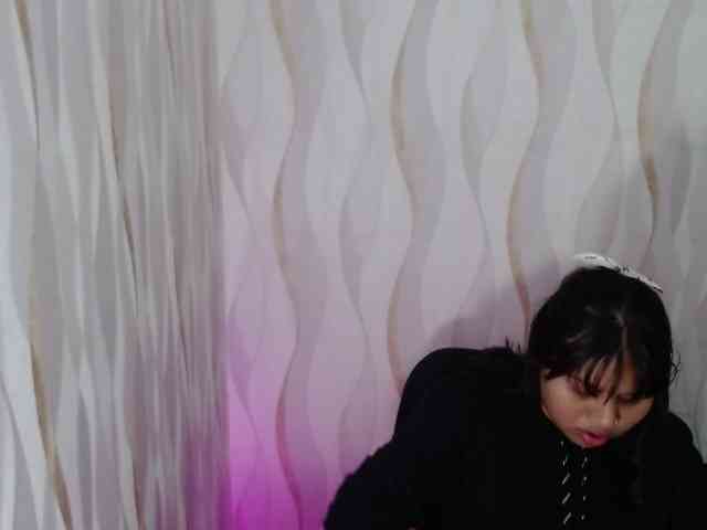LauraBree webcam