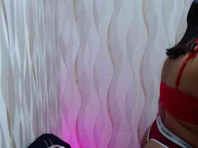 LauraBree webcam