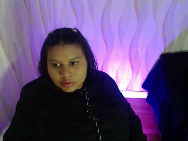 LauraBree webcam