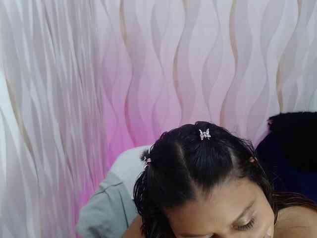LauraBree webcam