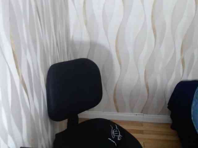 LauraBree webcam