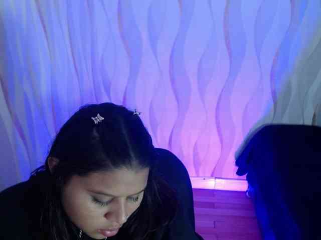 LauraBree webcam