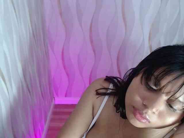 LauraBree webcam