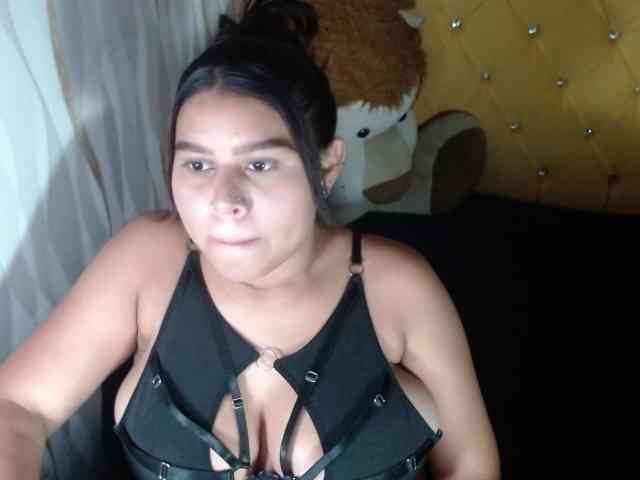 LauraBree webcam